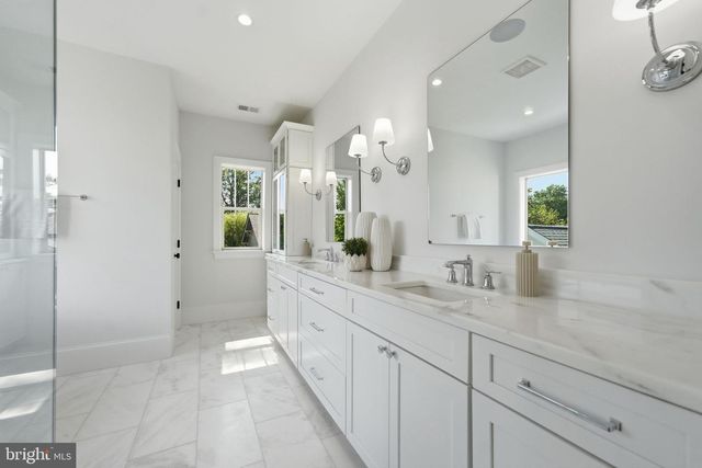 423 N EDGEWOOD ST, Arlington, VA 22201