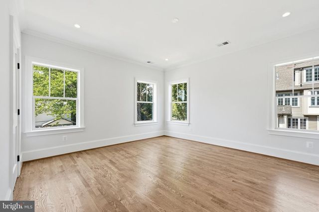 423 N EDGEWOOD ST, Arlington, VA 22201