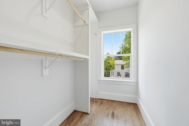 423 N EDGEWOOD ST, Arlington, VA 22201