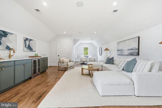 423 N EDGEWOOD ST, Arlington, VA 22201
