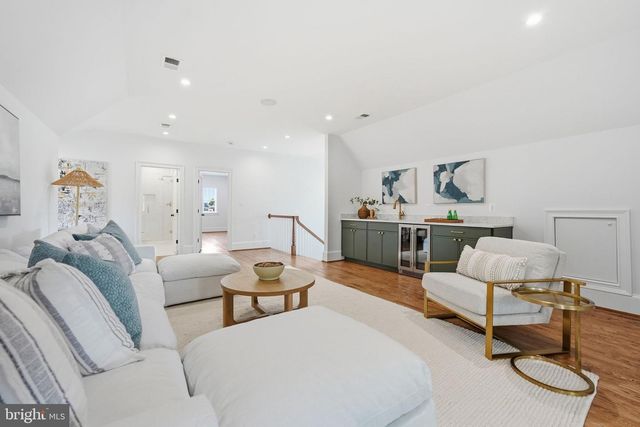 423 N EDGEWOOD ST, Arlington, VA 22201