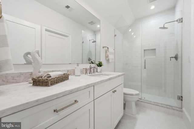 423 N EDGEWOOD ST, Arlington, VA 22201