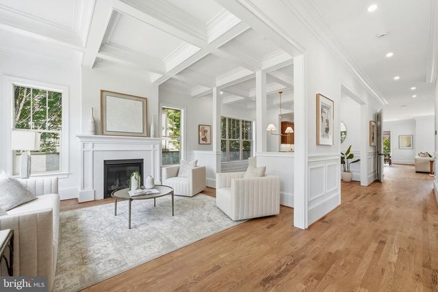 423 N EDGEWOOD ST, Arlington, VA 22201