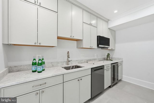 423 N EDGEWOOD ST, Arlington, VA 22201