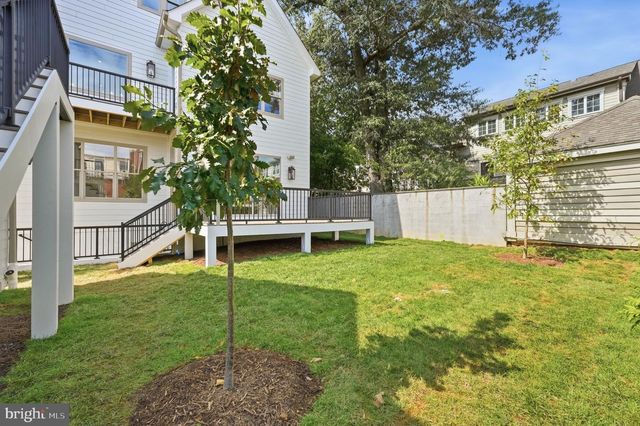 423 N EDGEWOOD ST, Arlington, VA 22201