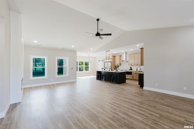 704 JONATHAN Lane, Carterville, IL 62918