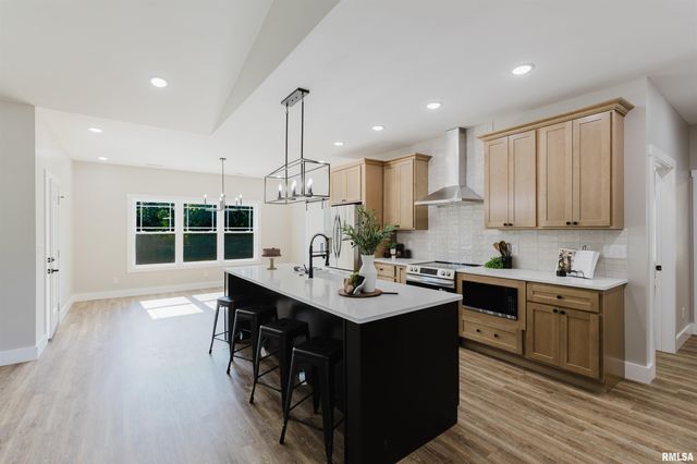 704 JONATHAN Lane, Carterville, IL 62918