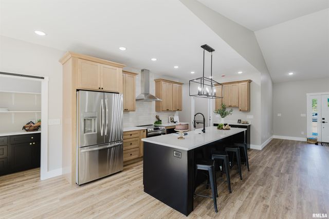 704 JONATHAN Lane, Carterville, IL 62918