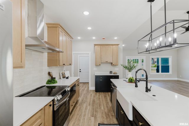 704 JONATHAN Lane, Carterville, IL 62918