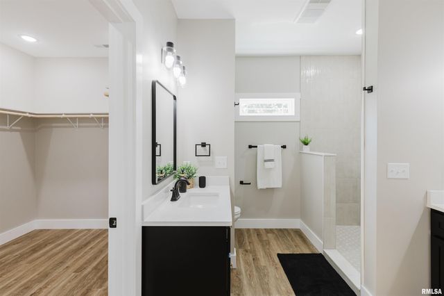 704 JONATHAN Lane, Carterville, IL 62918