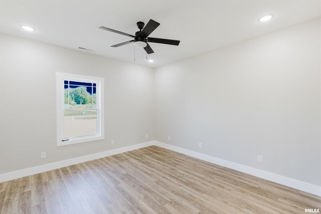 704 JONATHAN Lane, Carterville, IL 62918