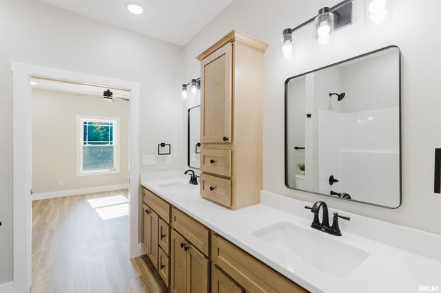 704 JONATHAN Lane, Carterville, IL 62918