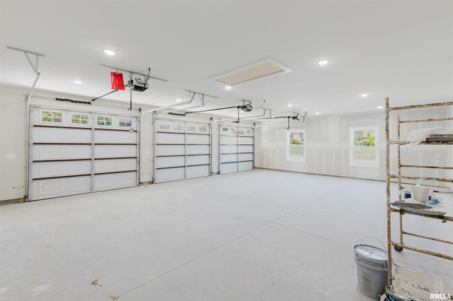 704 JONATHAN Lane, Carterville, IL 62918