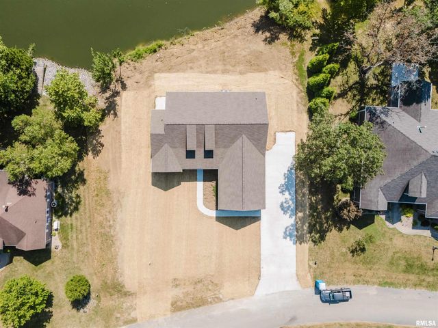 704 JONATHAN Lane, Carterville, IL 62918