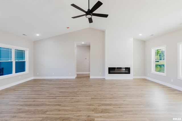 704 JONATHAN Lane, Carterville, IL 62918