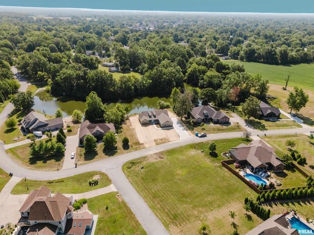 704 JONATHAN Lane, Carterville, IL 62918