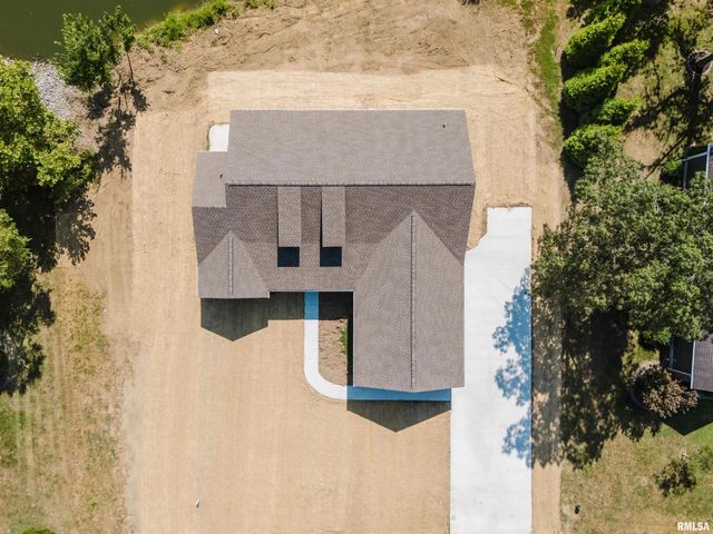 704 JONATHAN Lane, Carterville, IL 62918