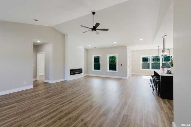 704 JONATHAN Lane, Carterville, IL 62918