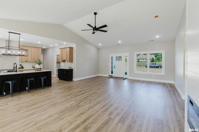 704 JONATHAN Lane, Carterville, IL 62918