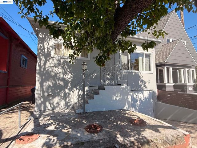 1725 Bay St, Alameda, CA 94501