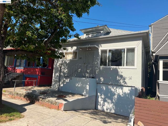 1725 Bay St, Alameda, CA 94501