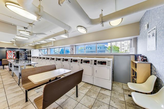 6171 N Sheridan Road 806, Chicago, IL 60660