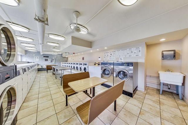 6171 N Sheridan Road 806, Chicago, IL 60660