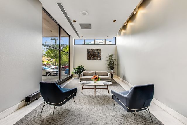 6171 N Sheridan Road 806, Chicago, IL 60660