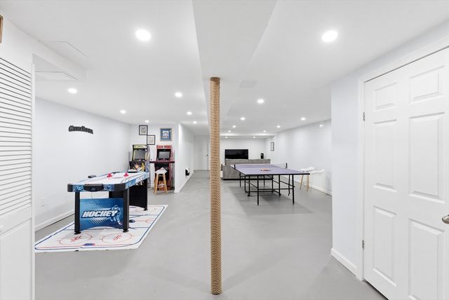 1519 Santuit Newtown Rd, Barnstable, MA 02635