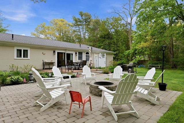 1519 Santuit Newtown Rd, Barnstable, MA 02635