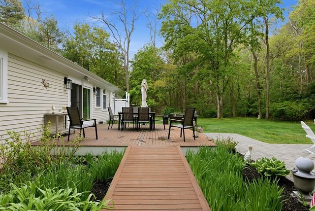 1519 Santuit Newtown Rd, Barnstable, MA 02635