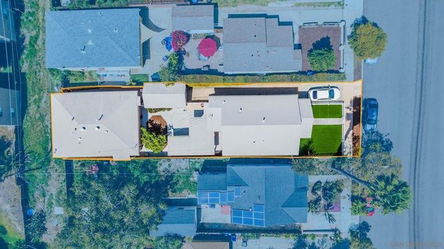 22 Cherokee Pt., San Diego, CA 92104
