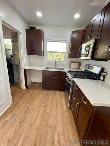 22 Cherokee Pt., San Diego, CA 92104