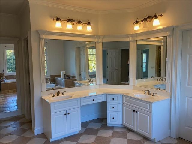 912 Tarry Post Court, Suwanee, GA 30024