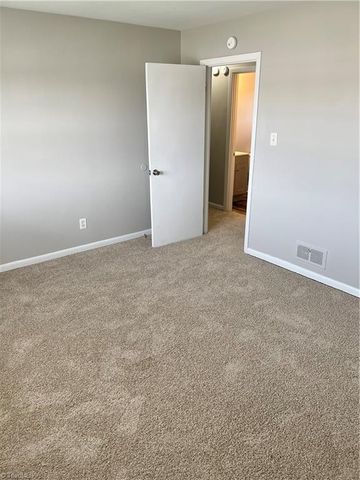 3104 Summit Avenue G, Greensboro, NC 27407