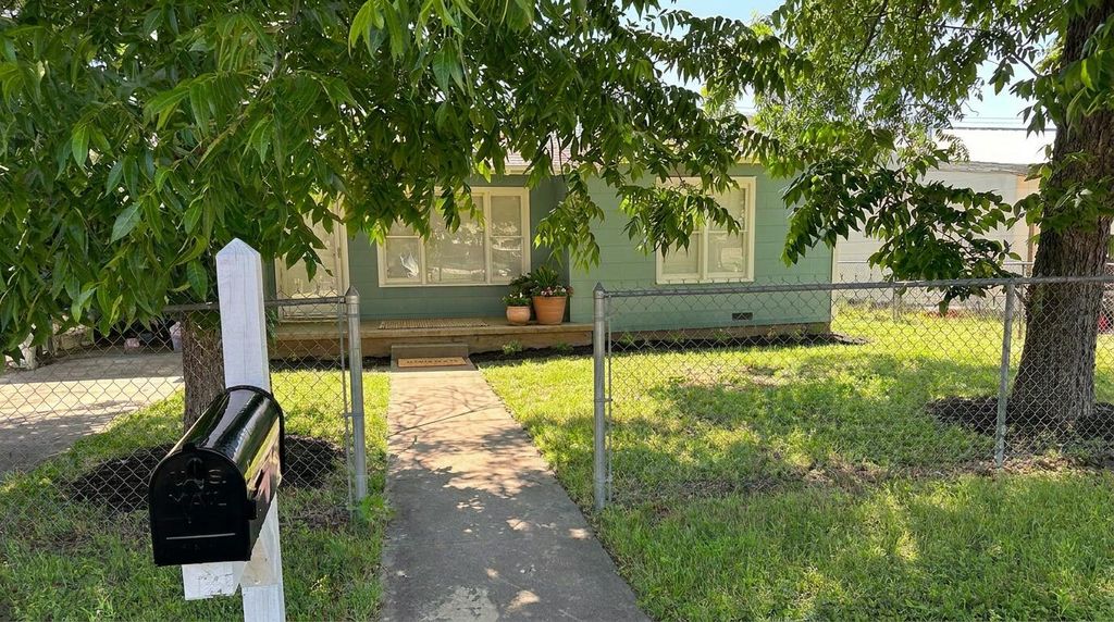 Image 2 of property listing at 226 St Johns Street, San Angelo, TX 76905