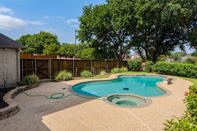 3807 Keystone Court, Carrollton, TX 75007