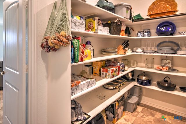 119 Lucky Texan Cove, Jarrell, TX 76537