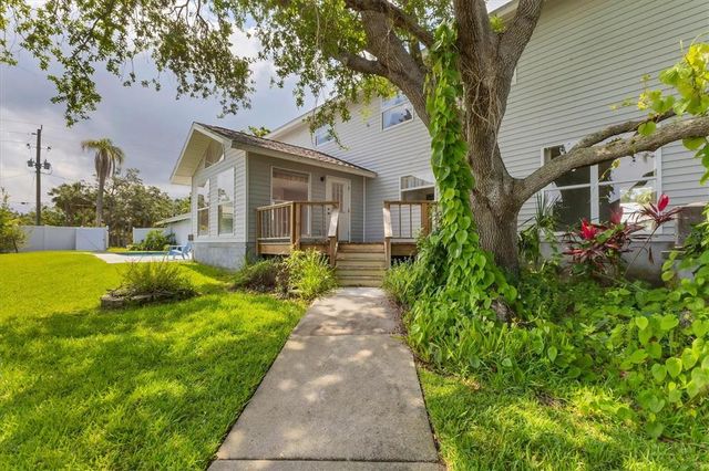 2002 8TH STREET W, Palmetto, FL 34221