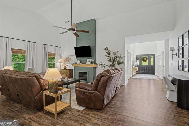 1381 Star Point Road, Carrollton, GA 30116