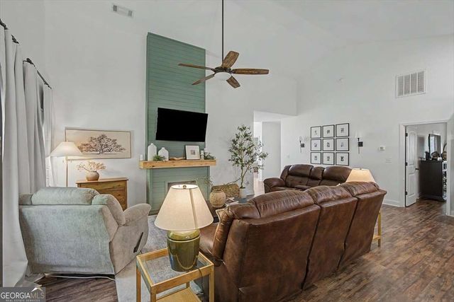 1381 Star Point Road, Carrollton, GA 30116