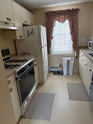 39 Lantern Lane 4, Dracut, MA 01826