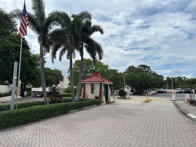 620 NW 13th Street 15, Boca Raton, FL 33486