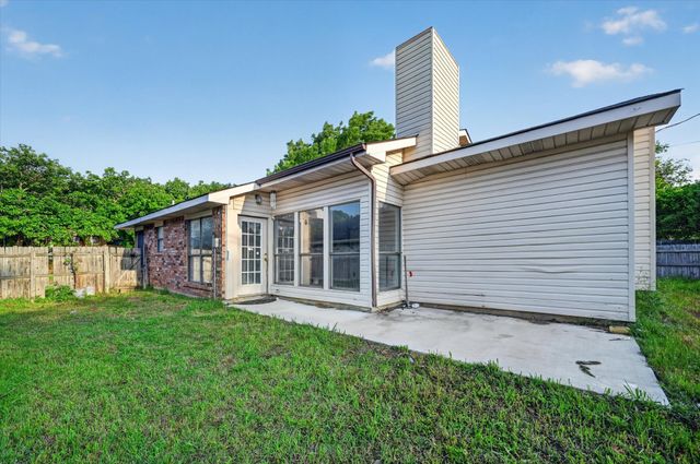 6217 Fairlane Drive, Arlington, TX 76001