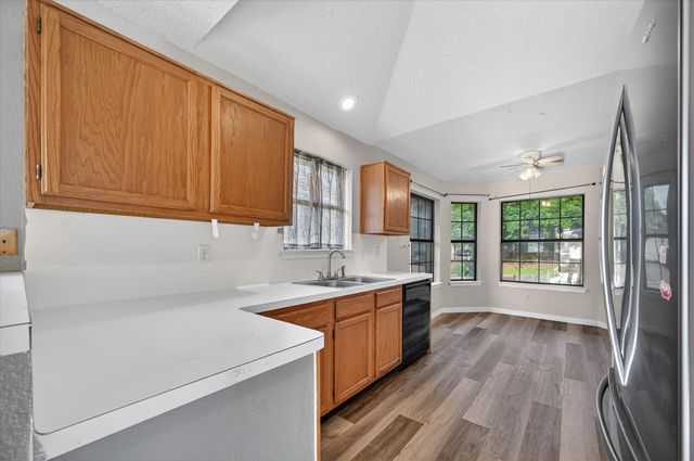 6217 Fairlane Drive, Arlington, TX 76001