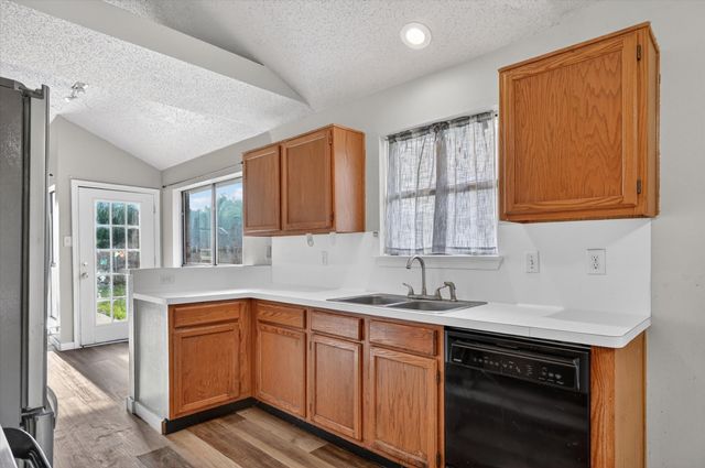 6217 Fairlane Drive, Arlington, TX 76001