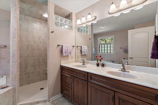 71370 Forest Eagle Lane, Niles, MI 49120