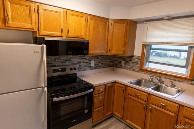30446 Shiawassee Road, Farmington Hills, MI 48336