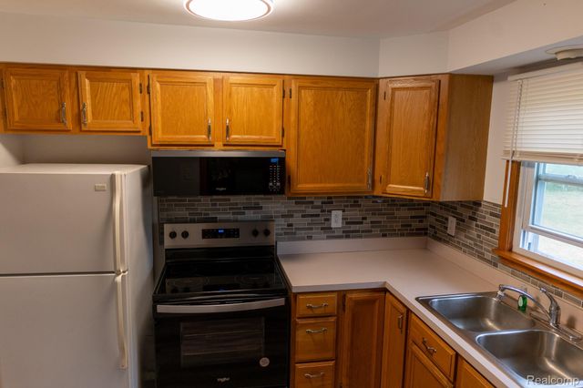 30446 Shiawassee Road, Farmington Hills, MI 48336