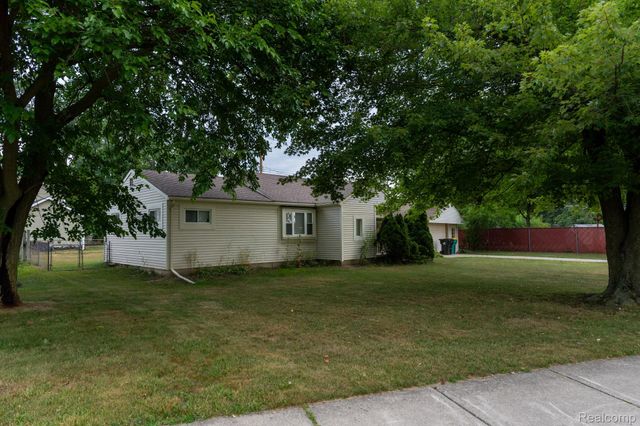 30446 Shiawassee Road, Farmington Hills, MI 48336